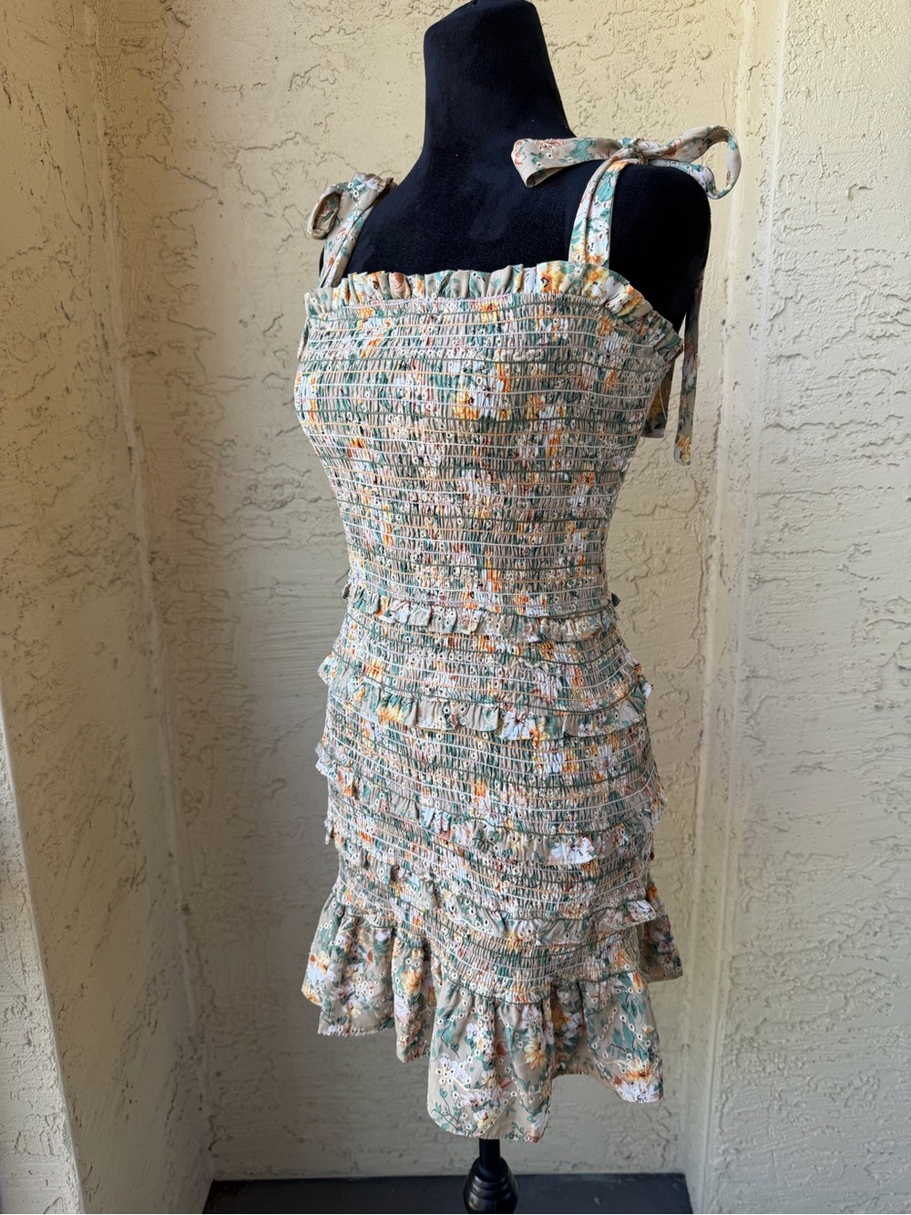 Storia Smocked Floral Ruffle Mini Dress Sz M - Picture 5 of 11